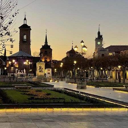 Sonar En La Plaza Cervantes 2 Alcala de Henares Bagian luar foto